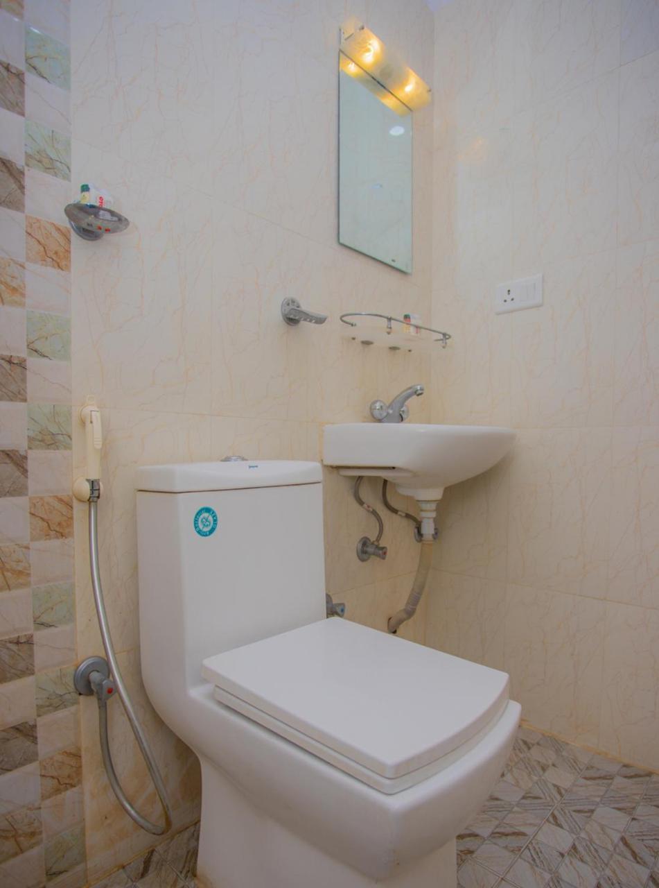 Oyo 255 White Zambala Hotel Kathmandu Luaran gambar